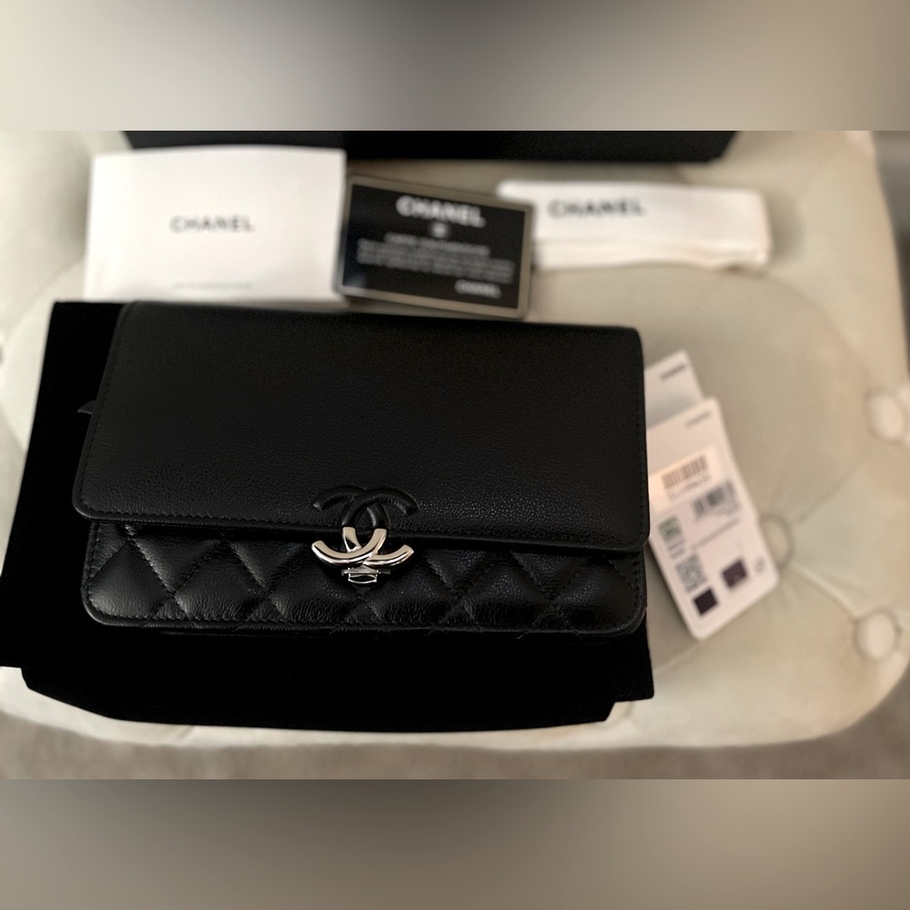 ❌❌ SOLD CHANEL WOC W/SILVER HARDWARE - Picture 4 of 10